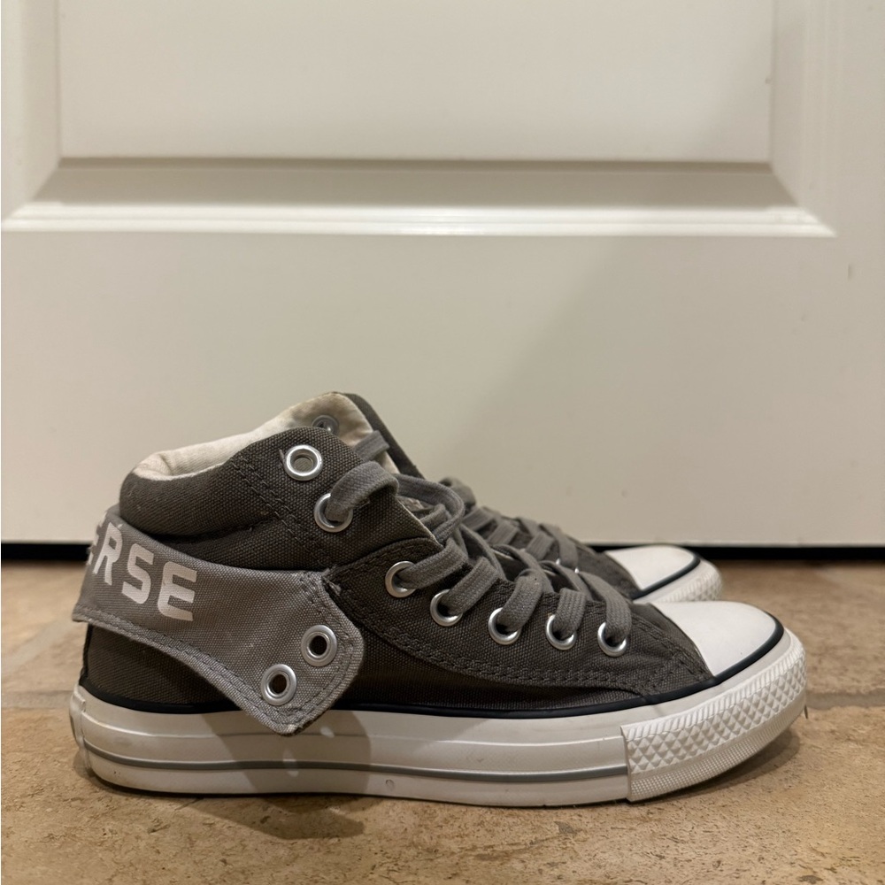Converse All Star Mid-Top Gray Strap Sneakers | Unisex Men’s 6 / Women’s 8